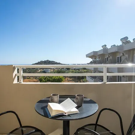 ヒルサイド スタジオ ＆ アパートホテル