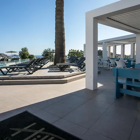 ヒルサイド スタジオ ＆ 3* ファリラキ