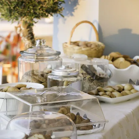 ヒルサイド スタジオ ＆ アパートホテル