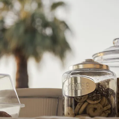 ヒルサイド スタジオ ＆ 3*