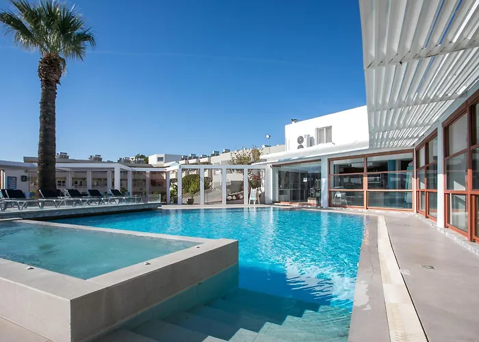 Hillside & Apartmanhotel 3*