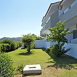 Hillside & Ξενοδοχείο με διαμερίσματα