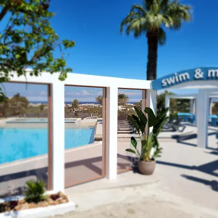 Hillside & Aparthotel