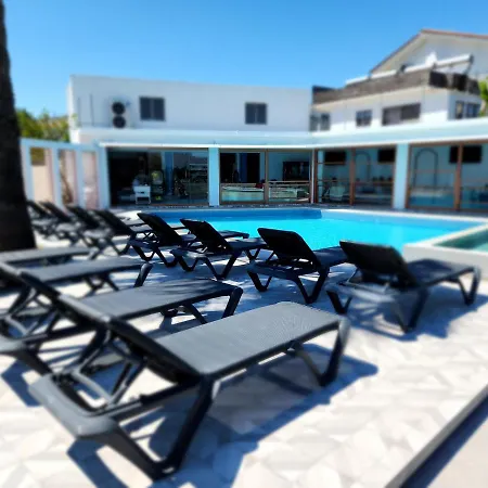 Hillside & Aparthotel 3*