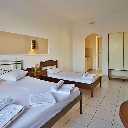 Hillside & Aparthotel