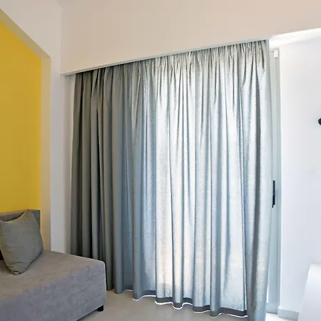 Hillside & Aparthotel 3*