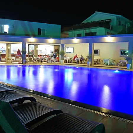 Hillside & Aparthotel 3*