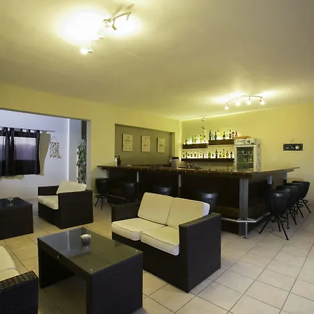 Aparthotel Hillside & 3*