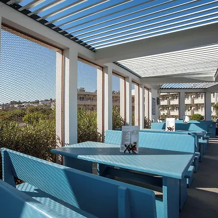 Aparthotel Hillside &
