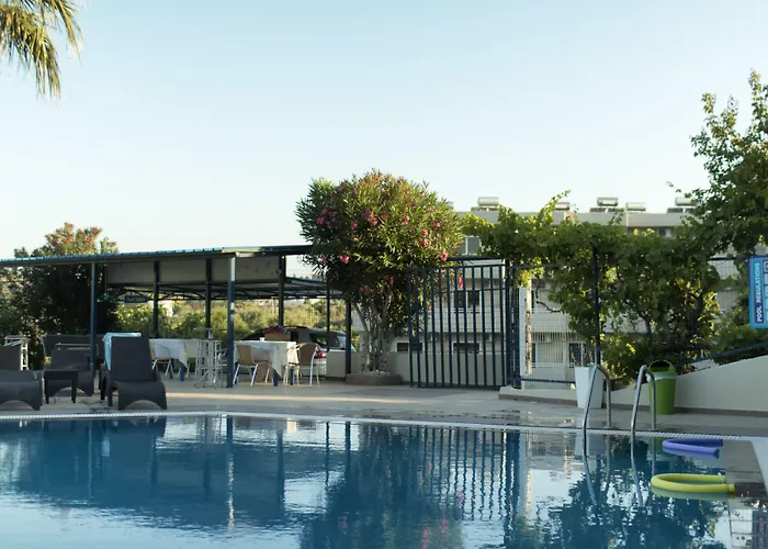 Hillside & Фалираки