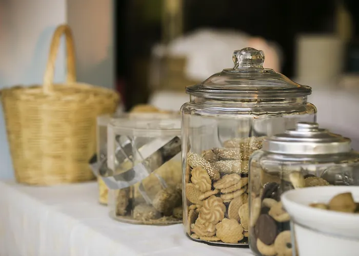 Апарт-отель Hillside &