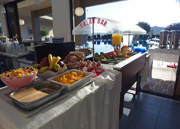 Hillside & 3* فاليراكي