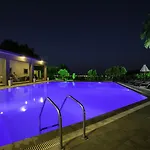 Aparthotel Hillside & 3*