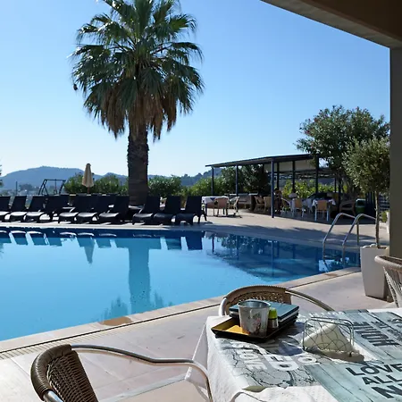 Apartmanhotel Hillside & 3*
