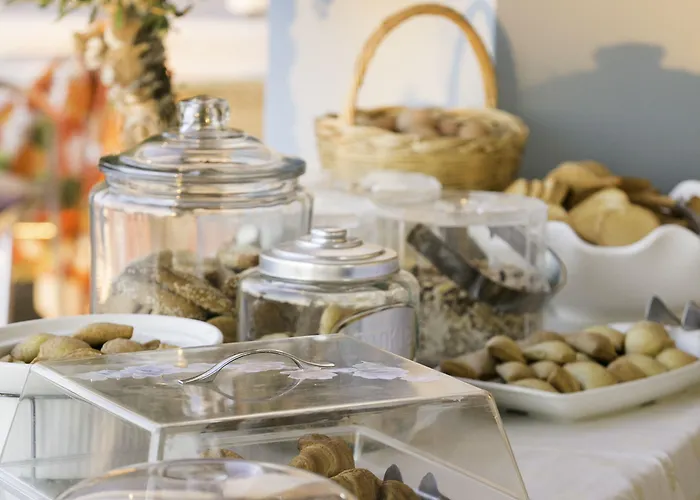 Hillside & Apart-hotel